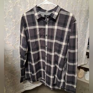 VINCE DARK GREY & WHITE BUFFALO PLAID BUTTON UP SHIRT MENS SIZE MEDIUM